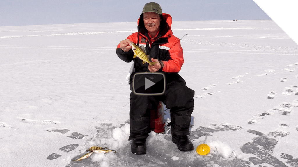 Last Day of the Season - Ice Fishing on Lake St. Clair - Ice Fishing Tips on Tipping